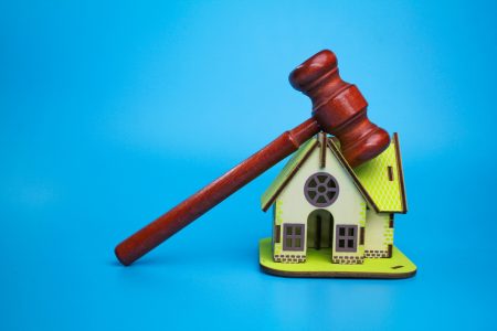 ¿Es recomendable la compra de inmuebles por extranjeros a través de subasta judicial?