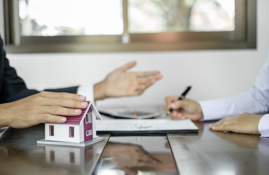 Requisitos para renunciar a una herencia inmobiliaria en España siendo no residente